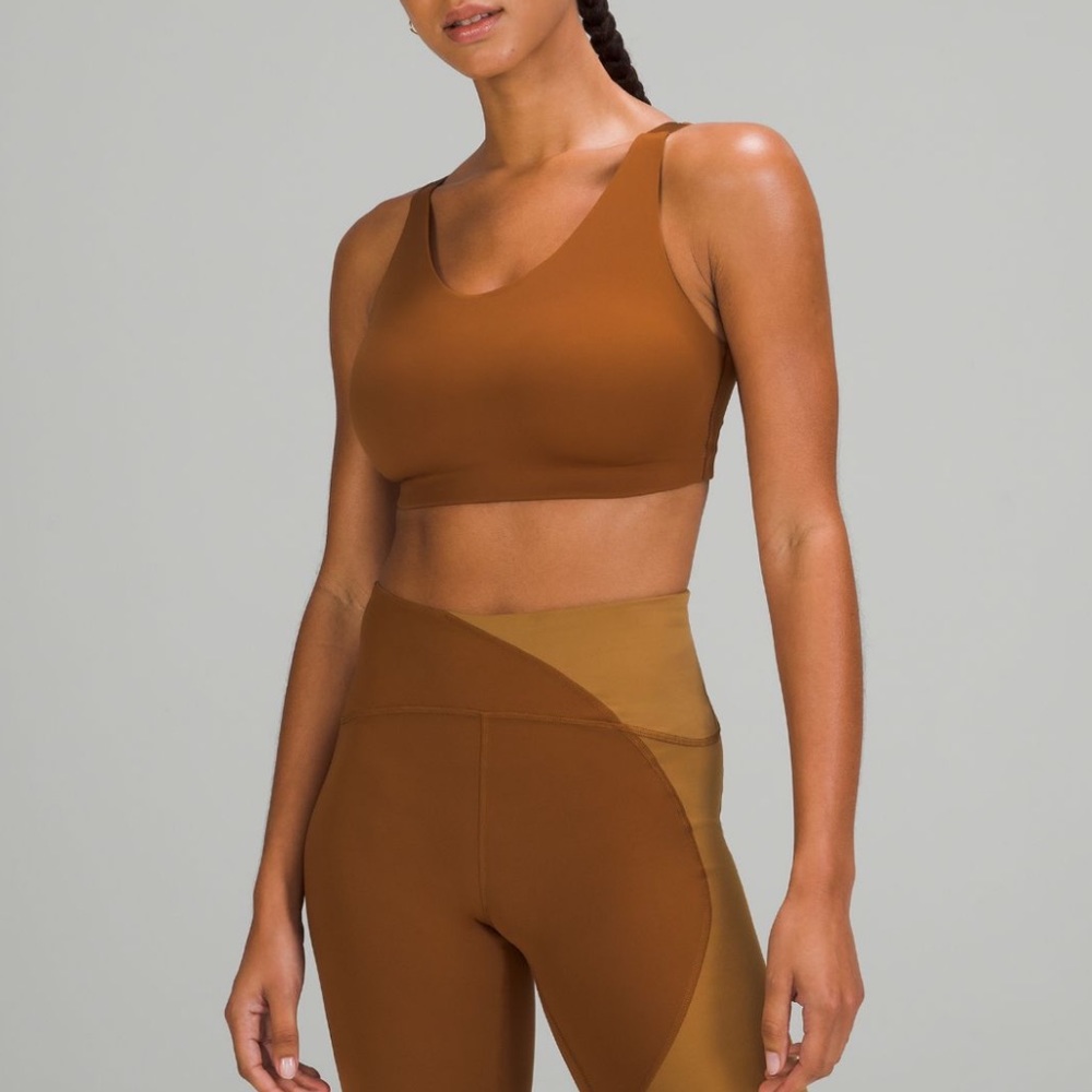 Lululemon in alignment bra (D-G)